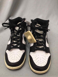 NIKE SIZE 8 1/2 Ladies SHOES