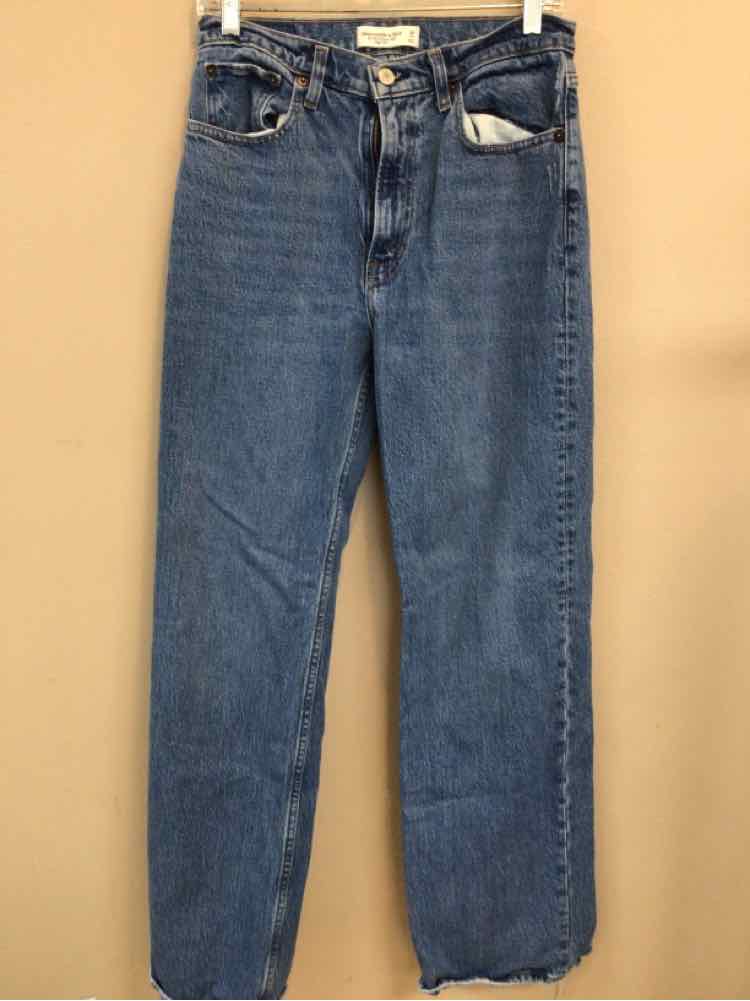 ABERCROMBIE & FITCH SIZE 28 Ladies JEANS