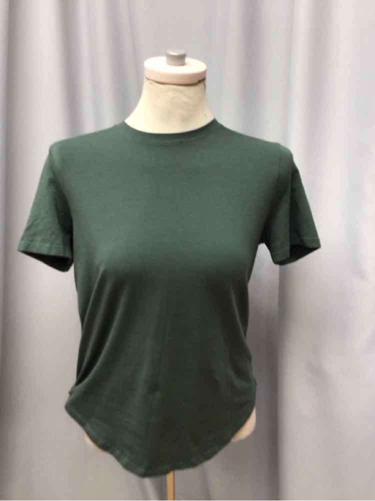 LULULEMON SIZE 4 Ladies EXERCISE