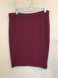 ST. JOHN SIZE 6 Ladies SKIRT