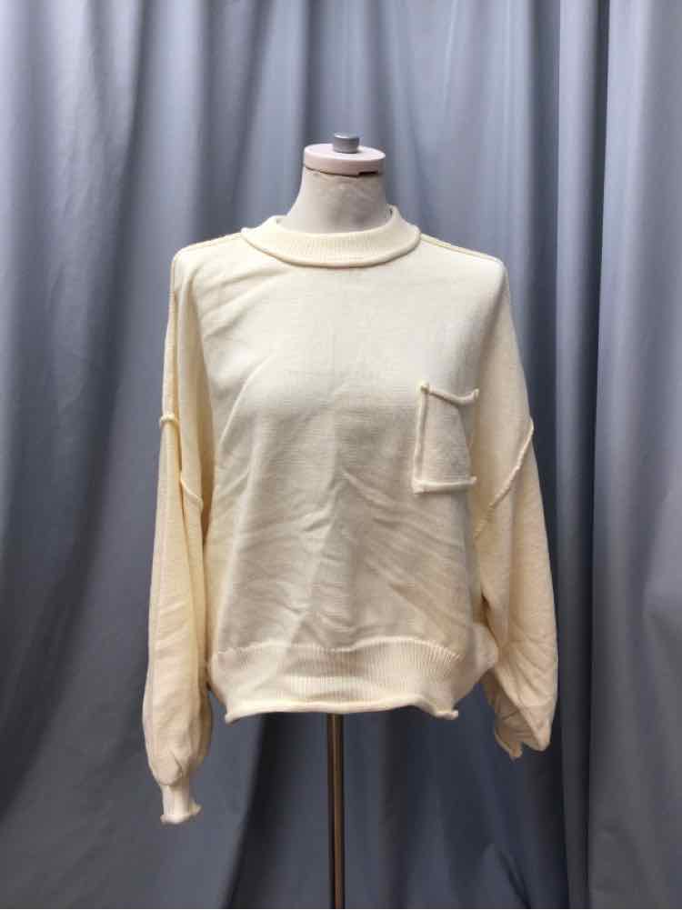 MOCO CLOTHING SIZE LARGE Ladies TOP