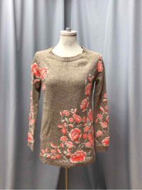 SLEEPING ON SNOW SIZE SMALL Ladies TOP