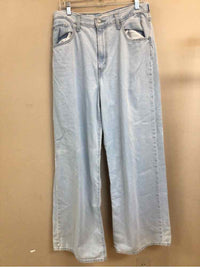 LEVI STRAUSS & CO SIZE 31 Ladies JEANS