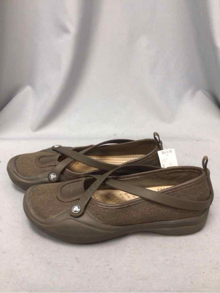 CROCS SIZE 9 Ladies SHOES