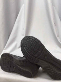SIZE 10 1/2 BROOKS Men's SHOES
