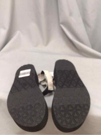 TEVA SIZE 10 Ladies SHOES