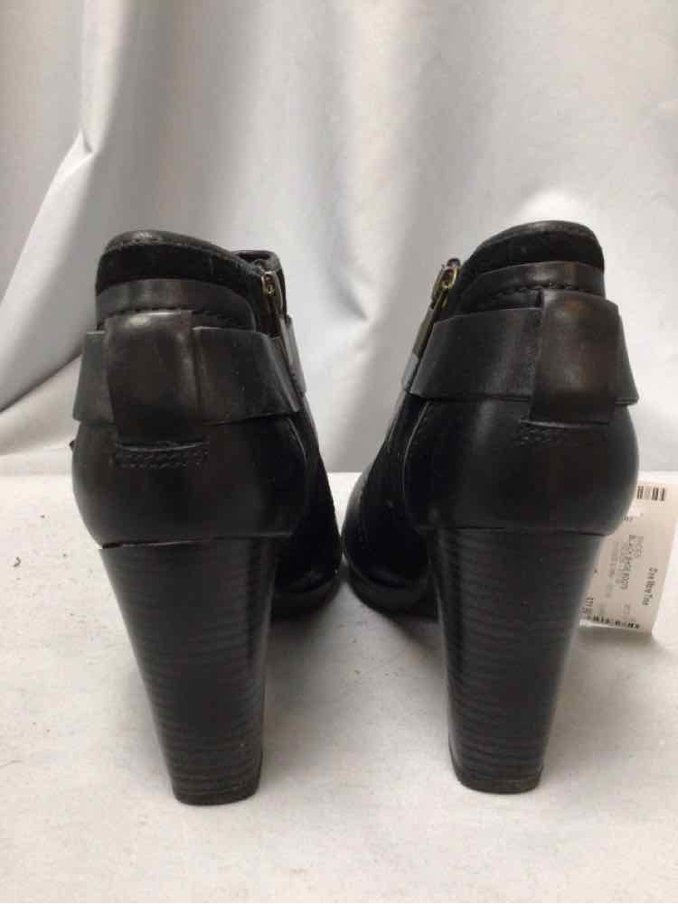 CLARKS SIZE 8 1/2 Ladies SHOES