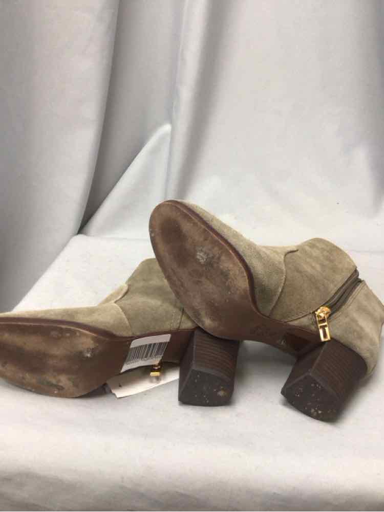 TORY BURCH SIZE 7 1/2 Ladies SHOES
