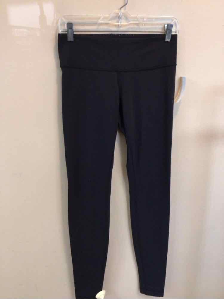 LULULEMON SIZE 6 Ladies EXERCISE