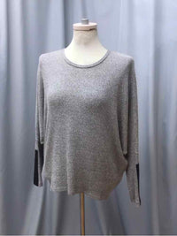 FIFTEEN TWENTY SIZE SMALL Ladies TOP