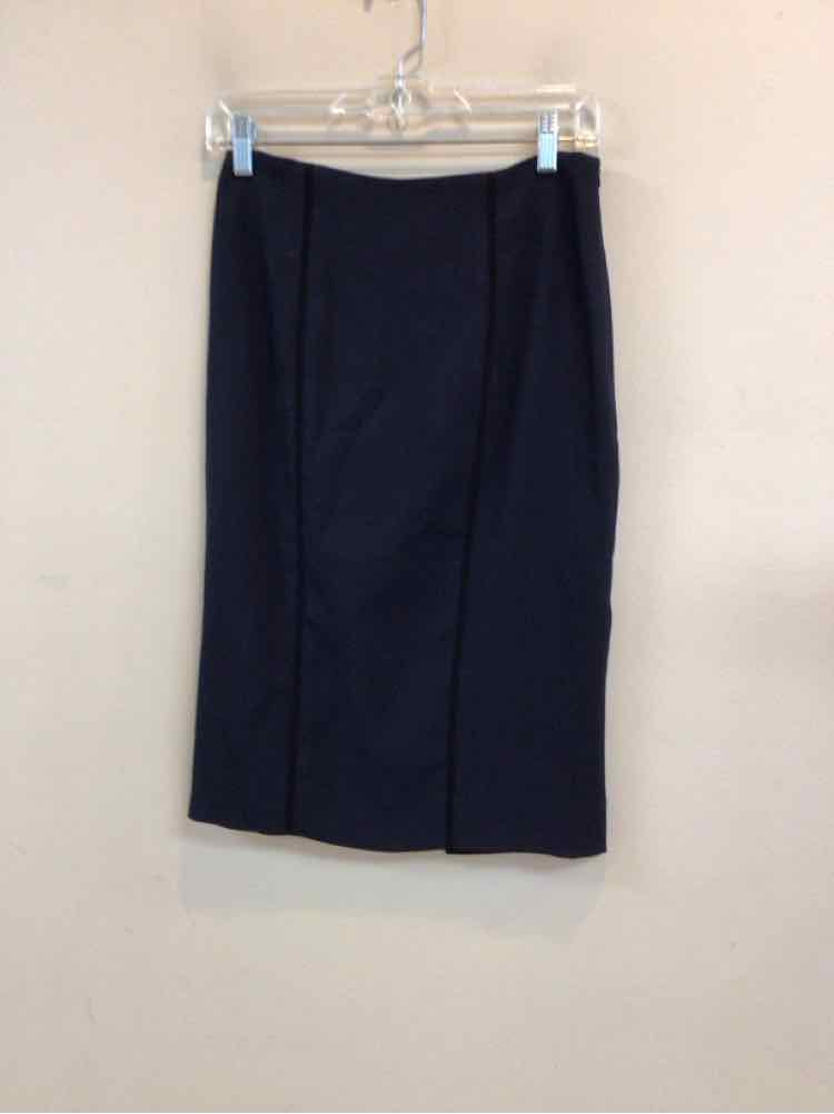 CARLISLE SIZE 2 Ladies SKIRT