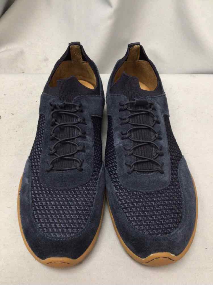 BORN SIZE 11 Ladies SHOES