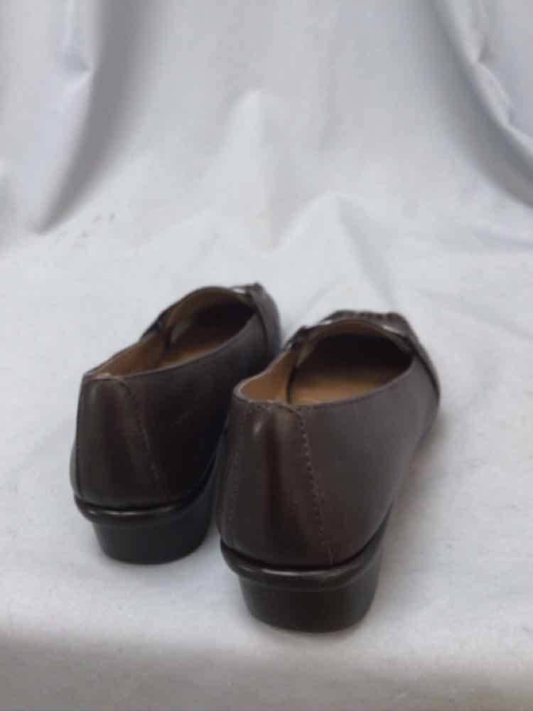 AEROSOLES SIZE 8 Ladies SHOES