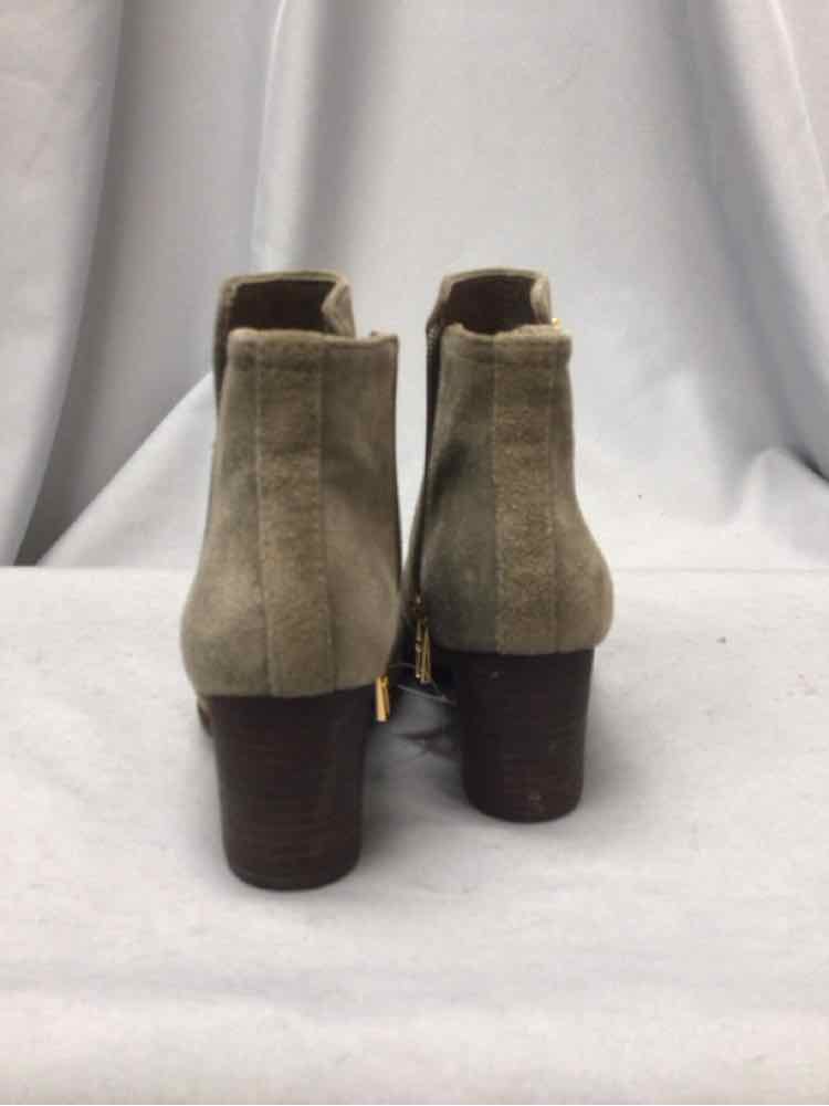TORY BURCH SIZE 7 1/2 Ladies SHOES