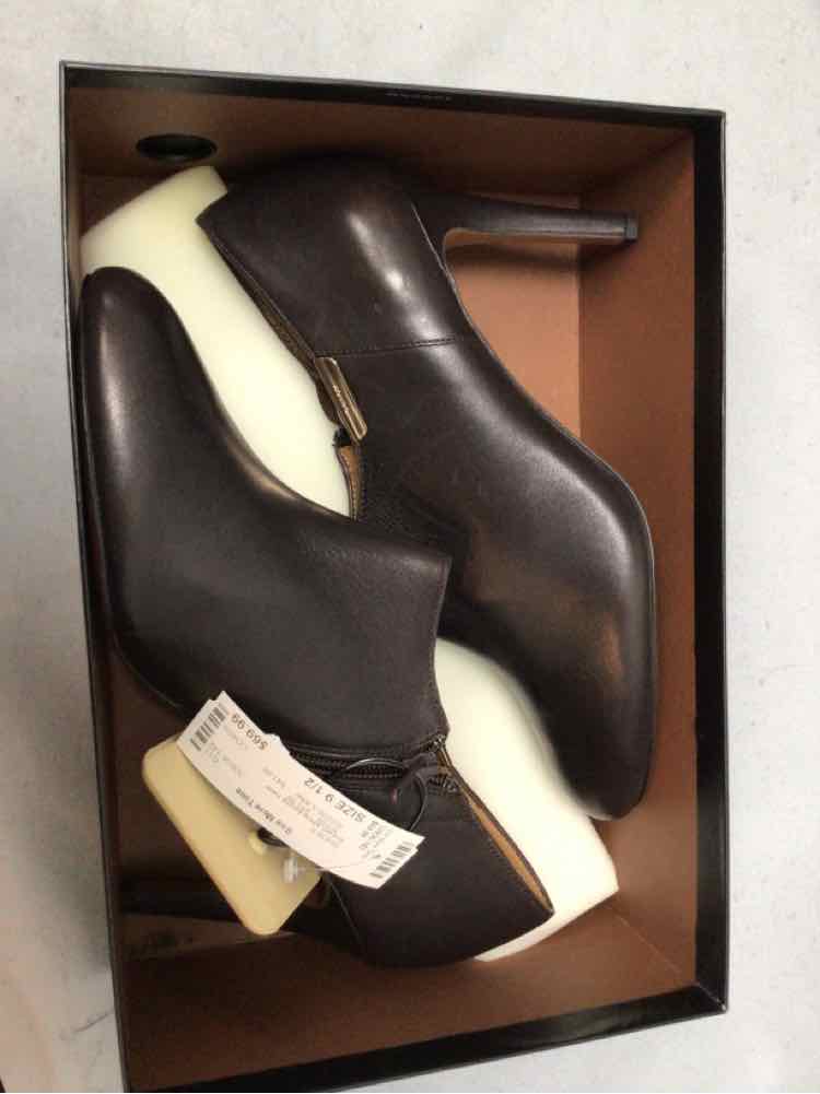 COACH SIZE 9 1/2 Ladies SHOES