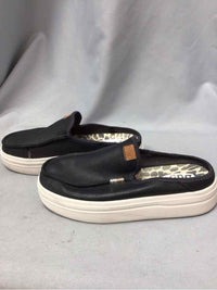 HEY DUDE SIZE 9 Ladies SHOES
