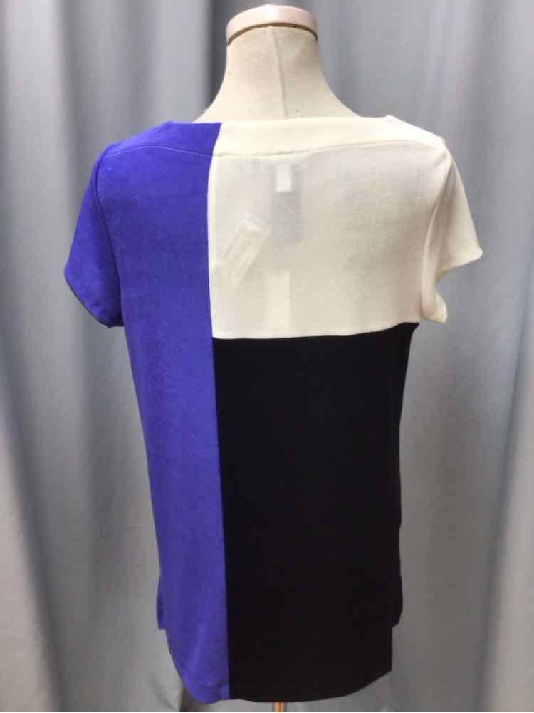 CHICOS SIZE MEDIUM Ladies TOP
