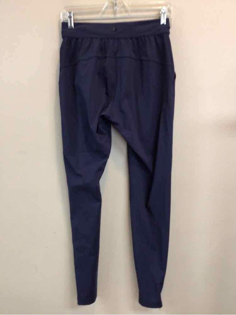 LULULEMON SIZE 4 Ladies EXERCISE