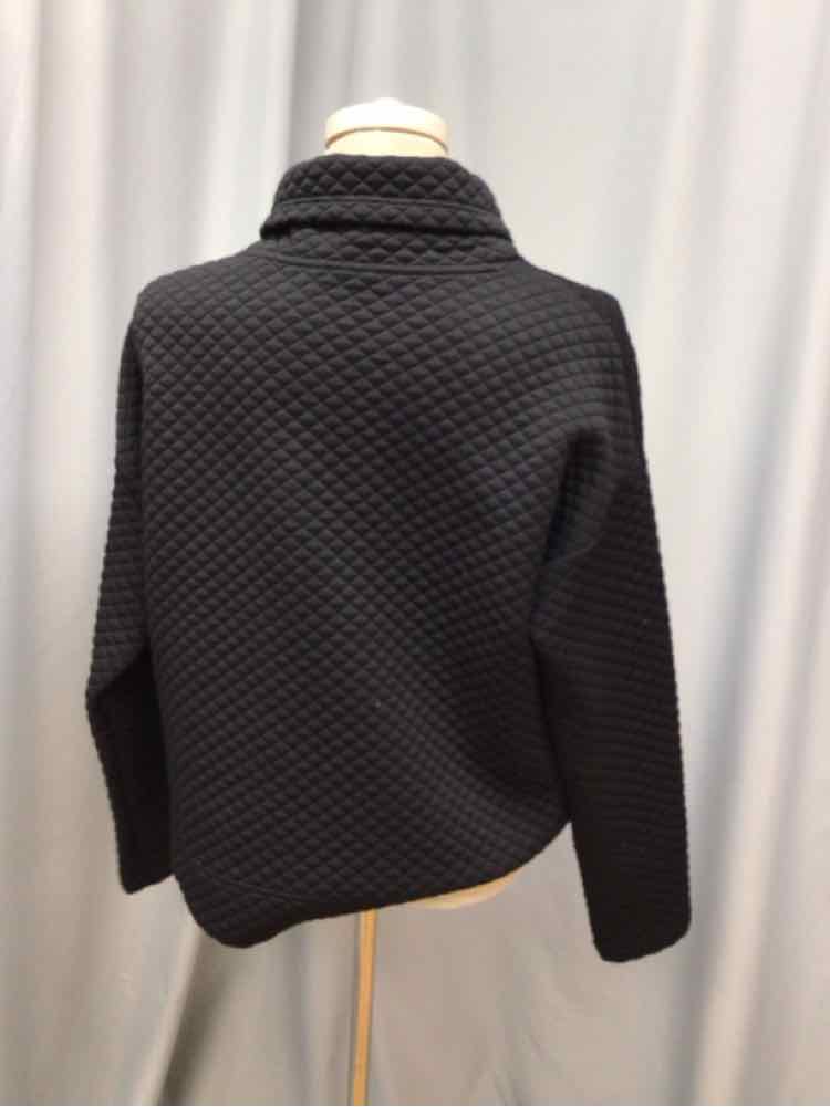 NEW BALANCE SIZE MEDIUM Ladies TOP
