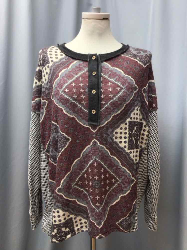 SUGAR FOX SIZE SMALL Ladies TOP