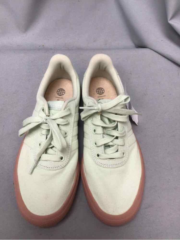 ADIDAS SIZE 7 1/2 Ladies SHOES