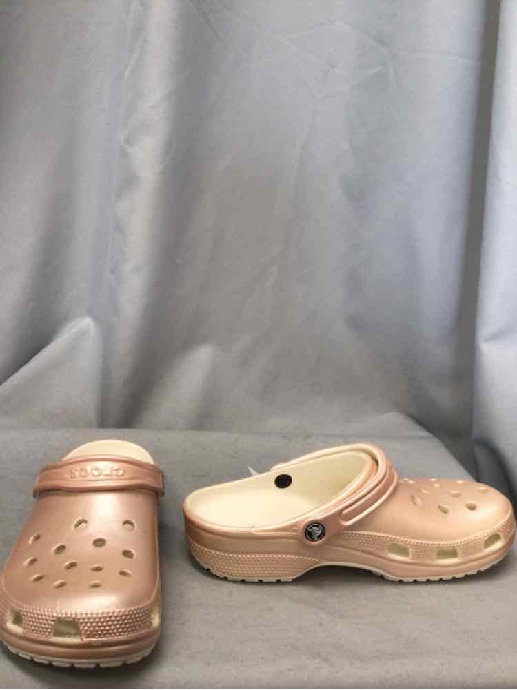 CROCS SIZE 11 Ladies SHOES