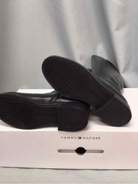TOMMY HILFIGER SIZE 7 1/2 Ladies SHOES