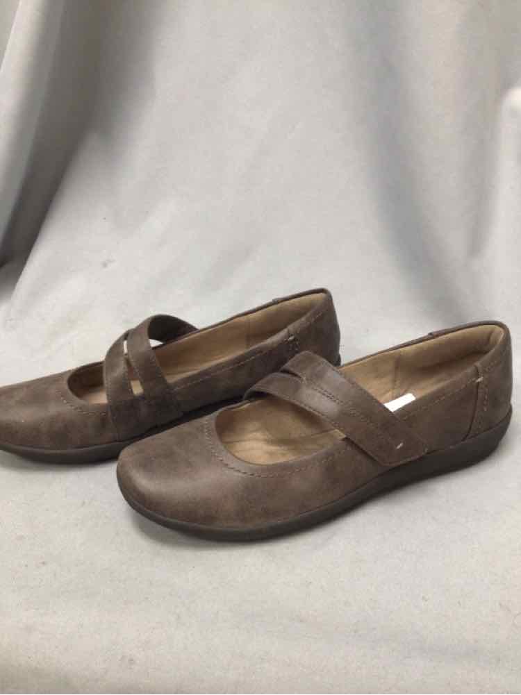EASY SPIRIT SIZE 9 Ladies SHOES