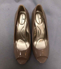 BANDOLINO SIZE 6 1/2 Ladies SHOES