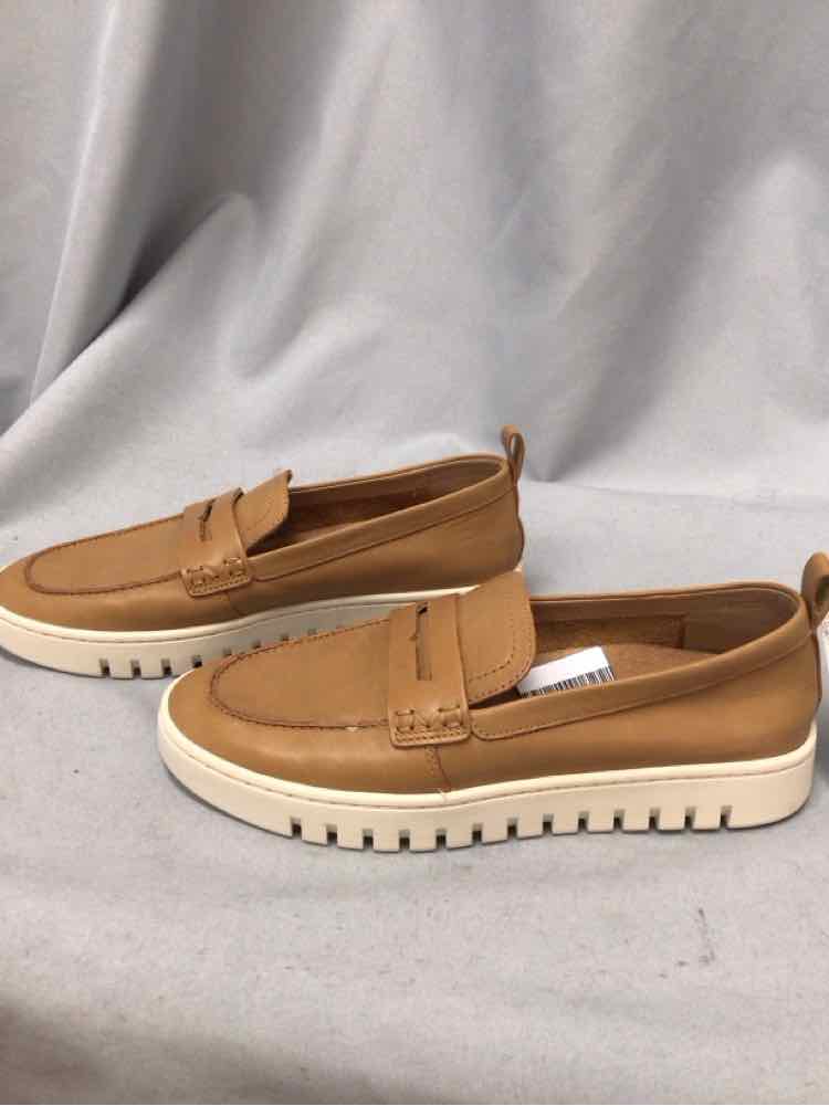 VIONIC SIZE 8 Ladies SHOES