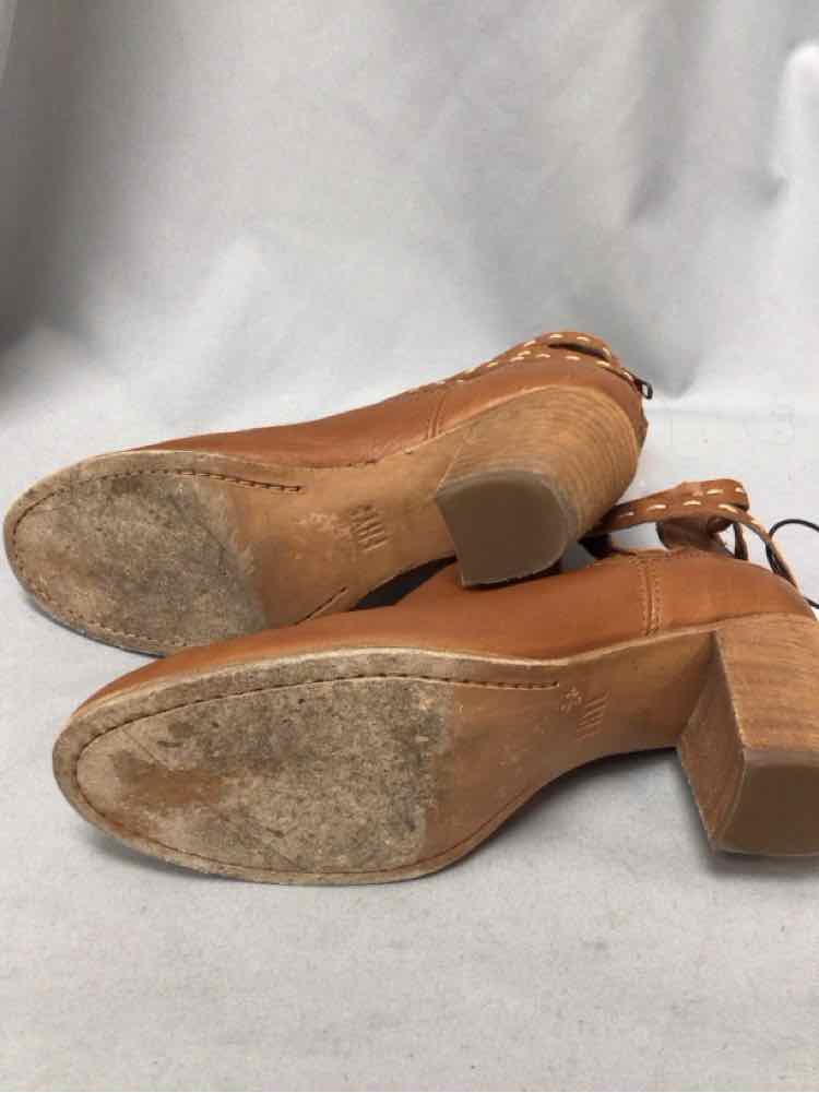 FRYE SIZE 7 1/2 Ladies SHOES