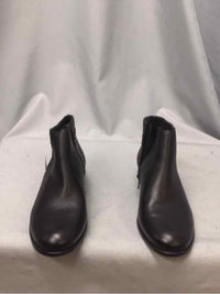 MUNRO SIZE 8 1/2 Ladies SHOES