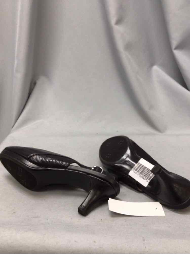 NATURALIZER SIZE 7 1/2 Ladies SHOES