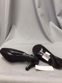 NATURALIZER SIZE 7 1/2 Ladies SHOES