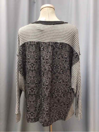 SUGAR FOX SIZE SMALL Ladies TOP