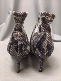 CHARLES DAVID SIZE 8 1/2 Ladies SHOES