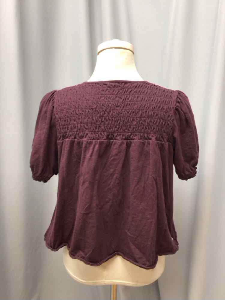 AMERICAN EAGLE SIZE MEDIUM Ladies TOP