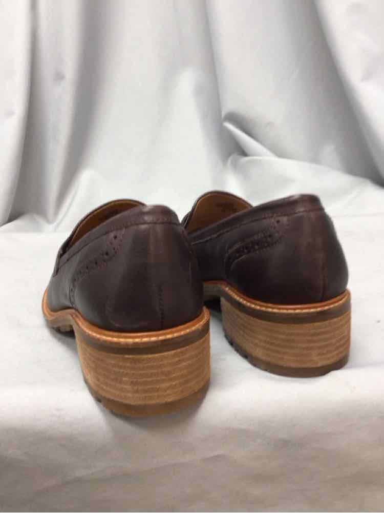 EARTH SIZE 8 1/2 Ladies SHOES