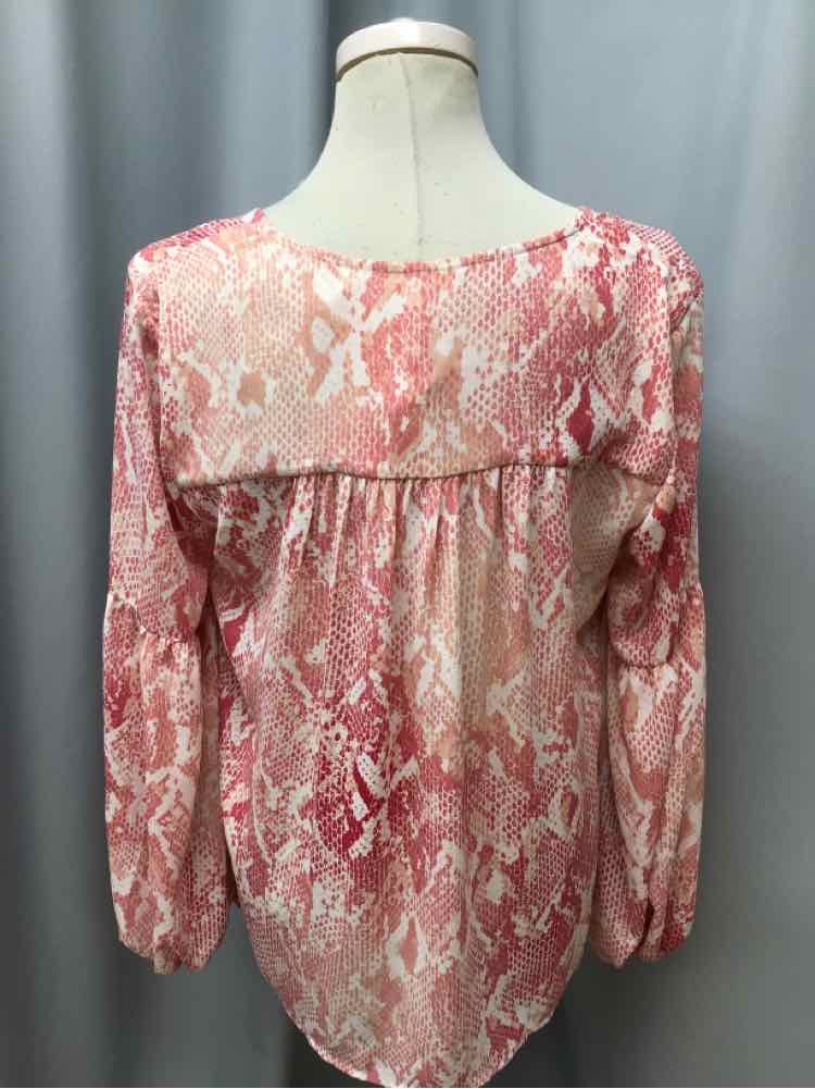 CABI SIZE MEDIUM Ladies BLOUSE