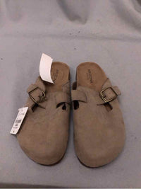 ARIZONA SIZE 6 Ladies SHOES