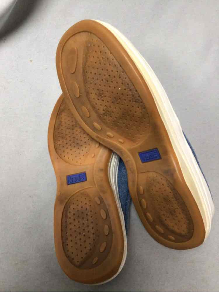 KEDS SIZE 7 1/2 Ladies SHOES