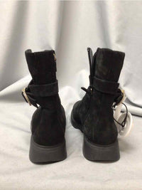 STUART WEITZMAN SIZE 8 Ladies SHOES