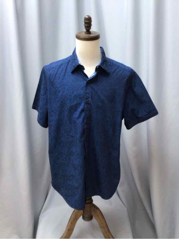 SIZE X LARGE ROBERT GRAHAM Men's SHIRTS