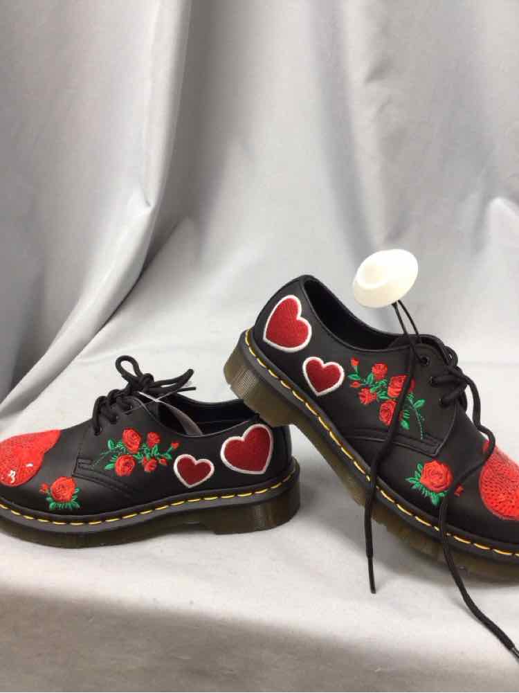 DOC MARTENS SIZE 5 Ladies SHOES