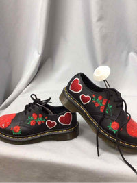 DOC MARTENS SIZE 5 Ladies SHOES