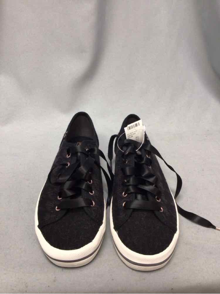 KEDS SIZE 7 Ladies SHOES