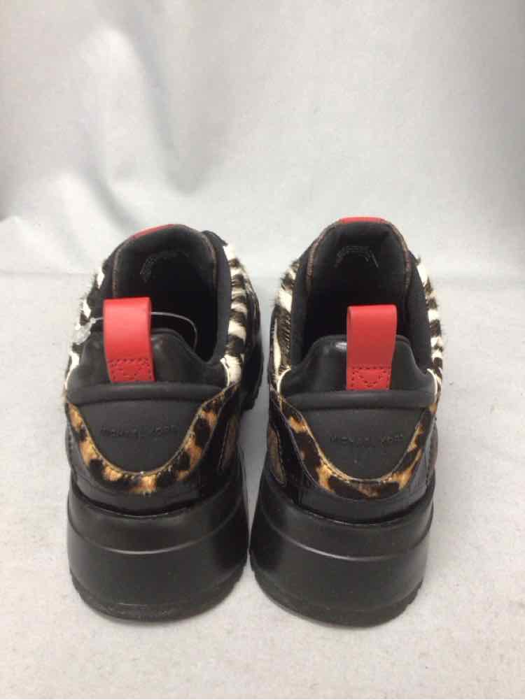 MICHAEL KORS SIZE 6 1/2 Ladies SHOES