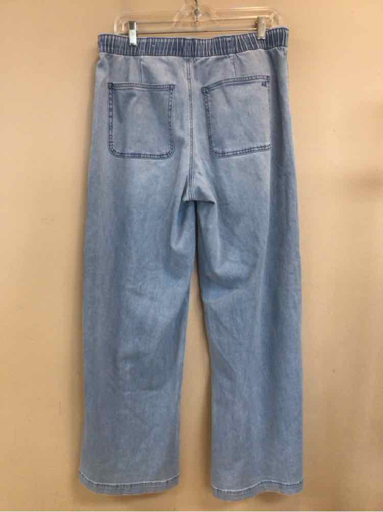 AMERICAN EAGLE SIZE MEDIUM Ladies PANTS
