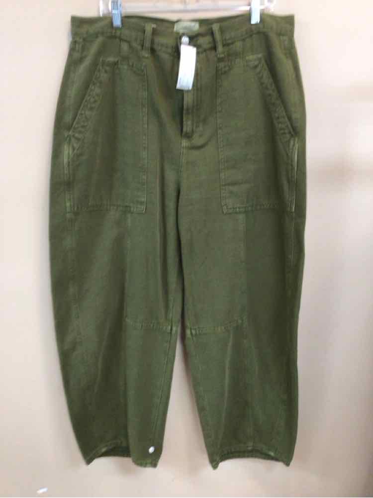 UNIVERSAL THREAD SIZE 14 Ladies PANTS