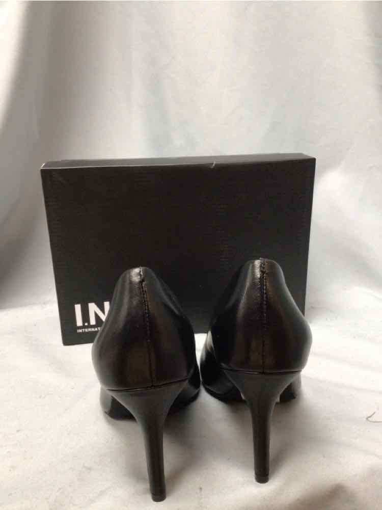 INC SIZE 9 1/2 Ladies SHOES